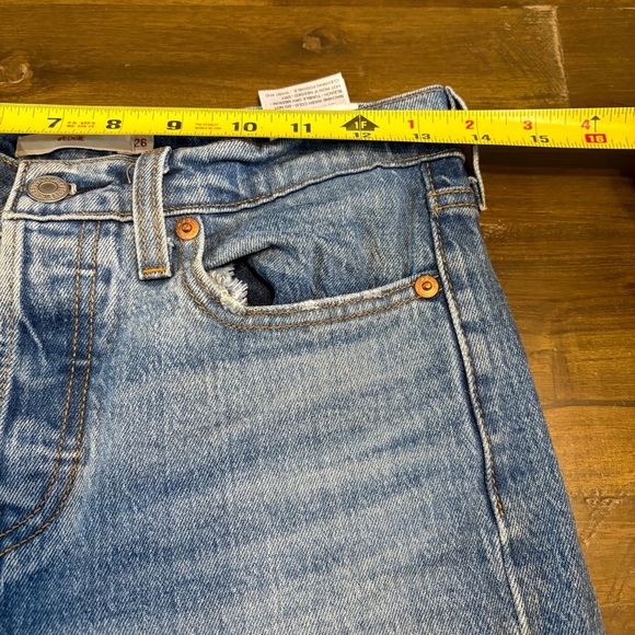 Levi’s Wedgie Straight Leg Jeans Denim Medium Wash Distressed Raw Hem Cropped - Picture 7 of 13